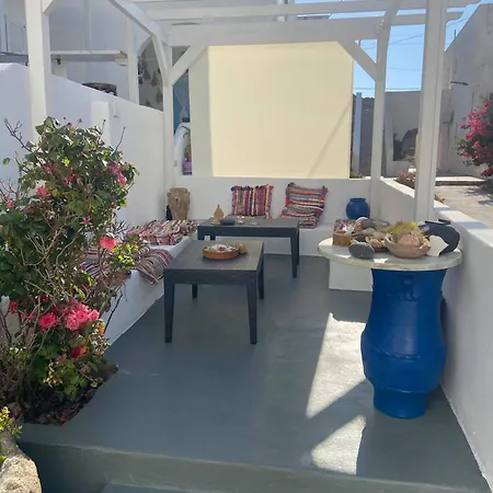 Cycladic Studio With View For 4 With 2 Double Beds Иос