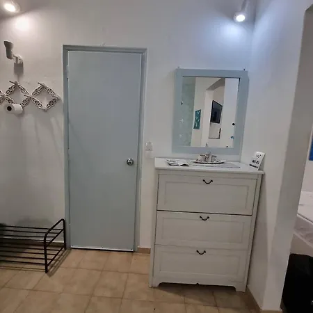Апартаменты Cycladic Studio With View For 4 With 2 Double Beds