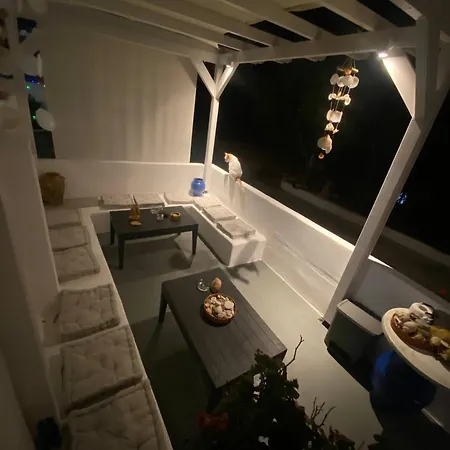 Cycladic Studio With View For 4 With 2 Double Beds Апартаменты *