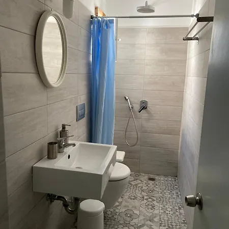 Cycladic Studio With View For 4 With 2 Double Beds Апартаменты Иос