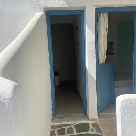 Апартаменты Cycladic Studio With View For 4 With 2 Double Beds Иос